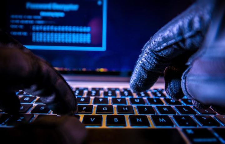 Jak zabezpieczyć laptop przed atakiem hakera